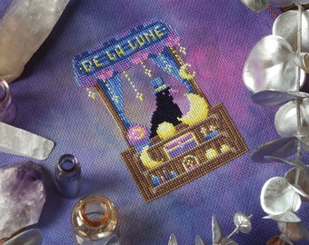 Corvo Celestial Cute Raven Cross Stitch Padrão PDF Witchy Moon Fantasia Lunar Merchant Crow