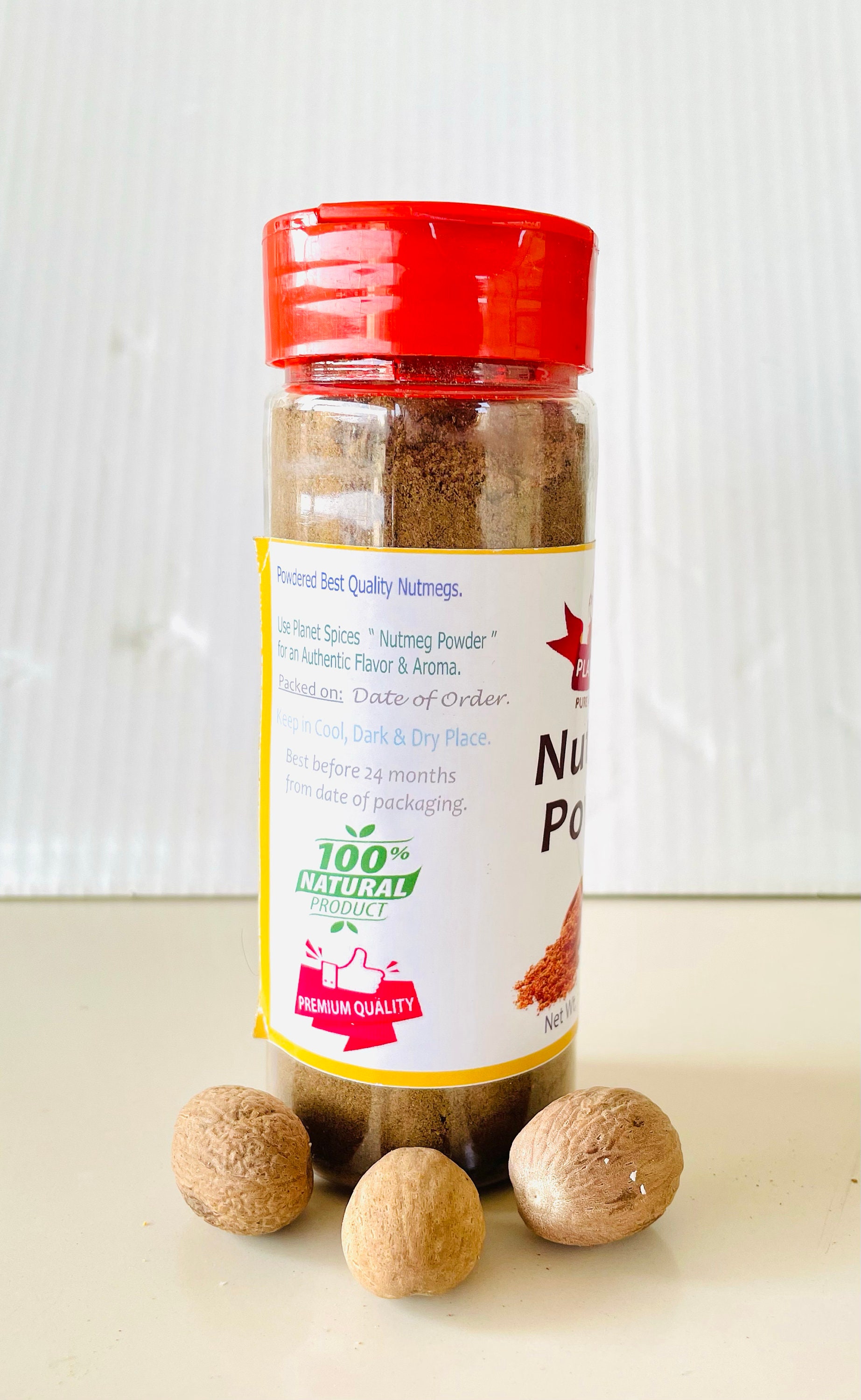 Macina Noce Moscata Manuale, Macinino per Noce Moscata in Acciaio Inox, Adatta per Spezie Myristica, Condimenti e Frutta Secca, con Coperchio Ermetico, Mulino Portatile