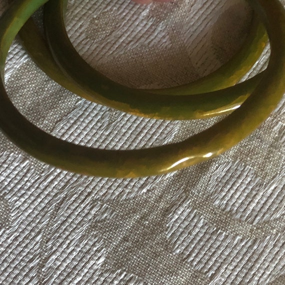 Set of 3 marbled olive green bakelite bangles, th… - image 5