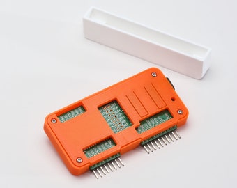 Carcasa para placa de desarrollo Flipper Zero Wi-Fi con protector de pines - Conectores abiertos, versión 2.0