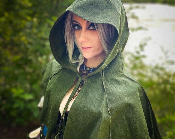Hooded Leaf Cape - Renaissance Faire Capelet w/ Elven Woodland Style, cottagecore fairycore flair, fantasy clothing for LARP, wee cloak hood