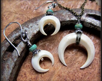 Collier Pendentif Ethnique En Os Et Bois - Forme Lune - Fabrication Artisanale Française - Neuf
