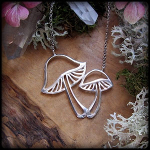 Mushroom necklace ~ Festival jewelry ~ forest fairy mushroom pendant, amanita muscaria, Faerie Pixie, magic mushroom Psilocybin, hippie