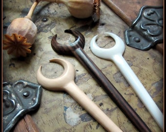 Mondsichel Haarstab ~ Holz Haarstab ~ Witchy Occult Haarstab ~ Mondphase ~ Bauchtanz Haarschmuck ~ Wicca Priesterin