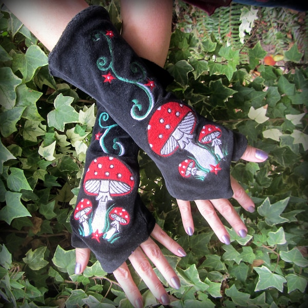 Magic Mushroom Arm Warmers, Black Velvet Fingerless Gloves, red mushroom for fairy tale Alice in Wonderland cosplay, amanita armwarmers