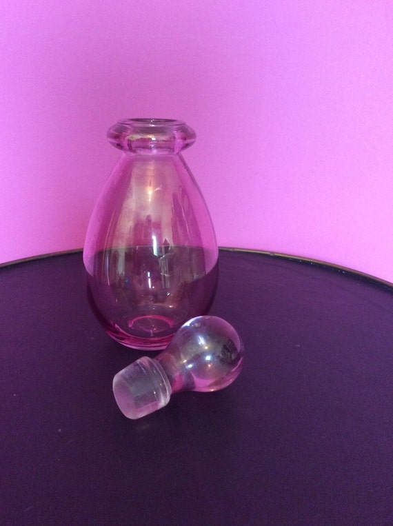 Oval shape pink glass perfume bottle | Etsy Oval shape pink glass perfume bottle | Etsy