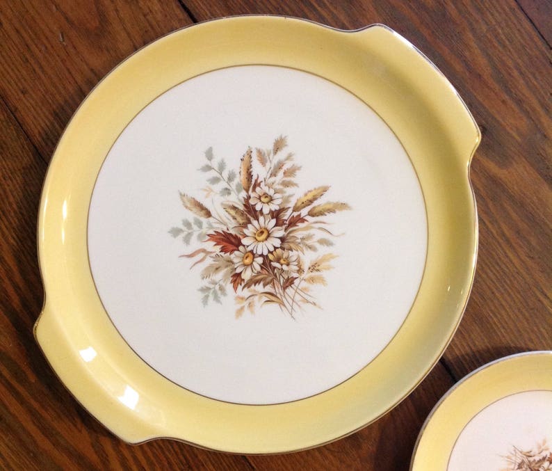 Pair china cake pastry plate servers Cunningham and Pickett Sunglow yellow daisy floral gold trim cottage style wedding tea party brunch