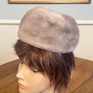 Elegant brown mink vintage fur hat Joseph Magnin beautiful old money style nice Vintage Fur Hat by Magnin - Etsy main image 2