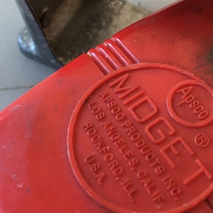 Apsco MIDGET Red No.2 - Automatic Pencil Shapener Company