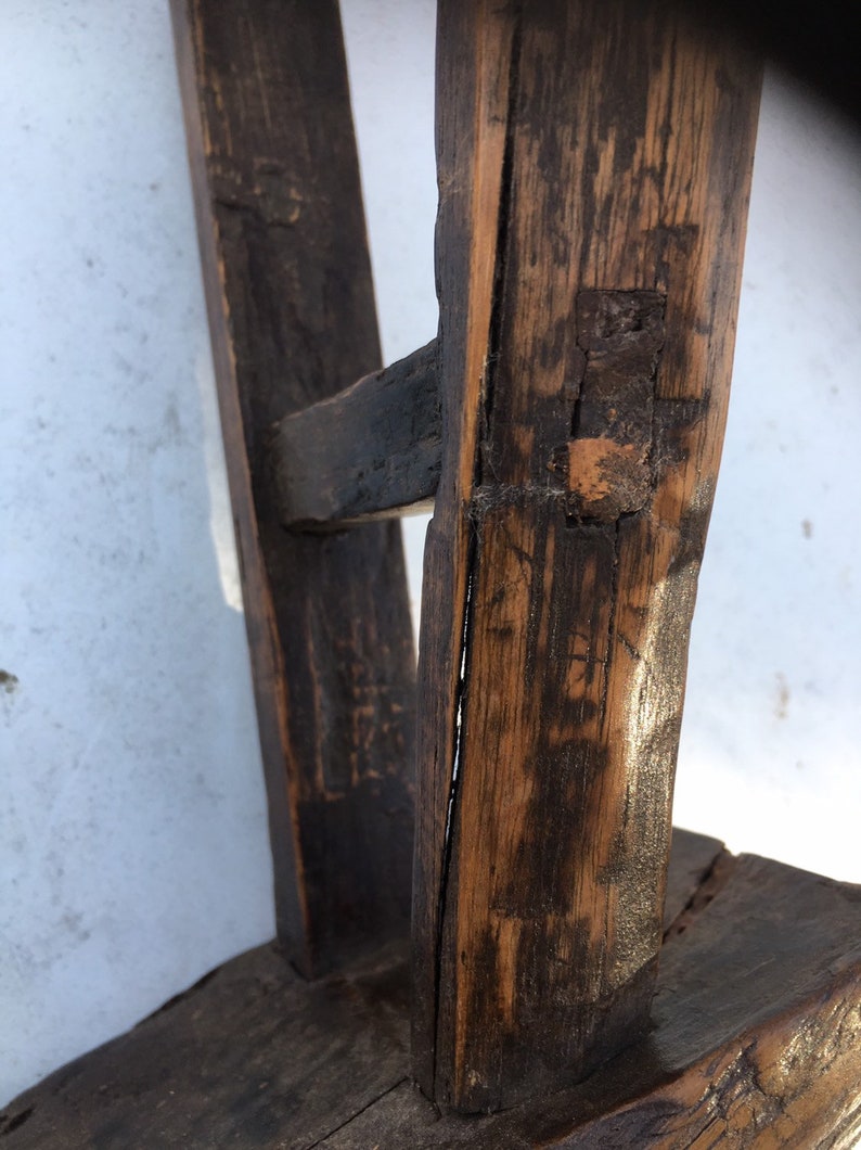 Antiguo pequeño banco de trabajo de madera dura hecho a mano increíblemente patinado imagen 8