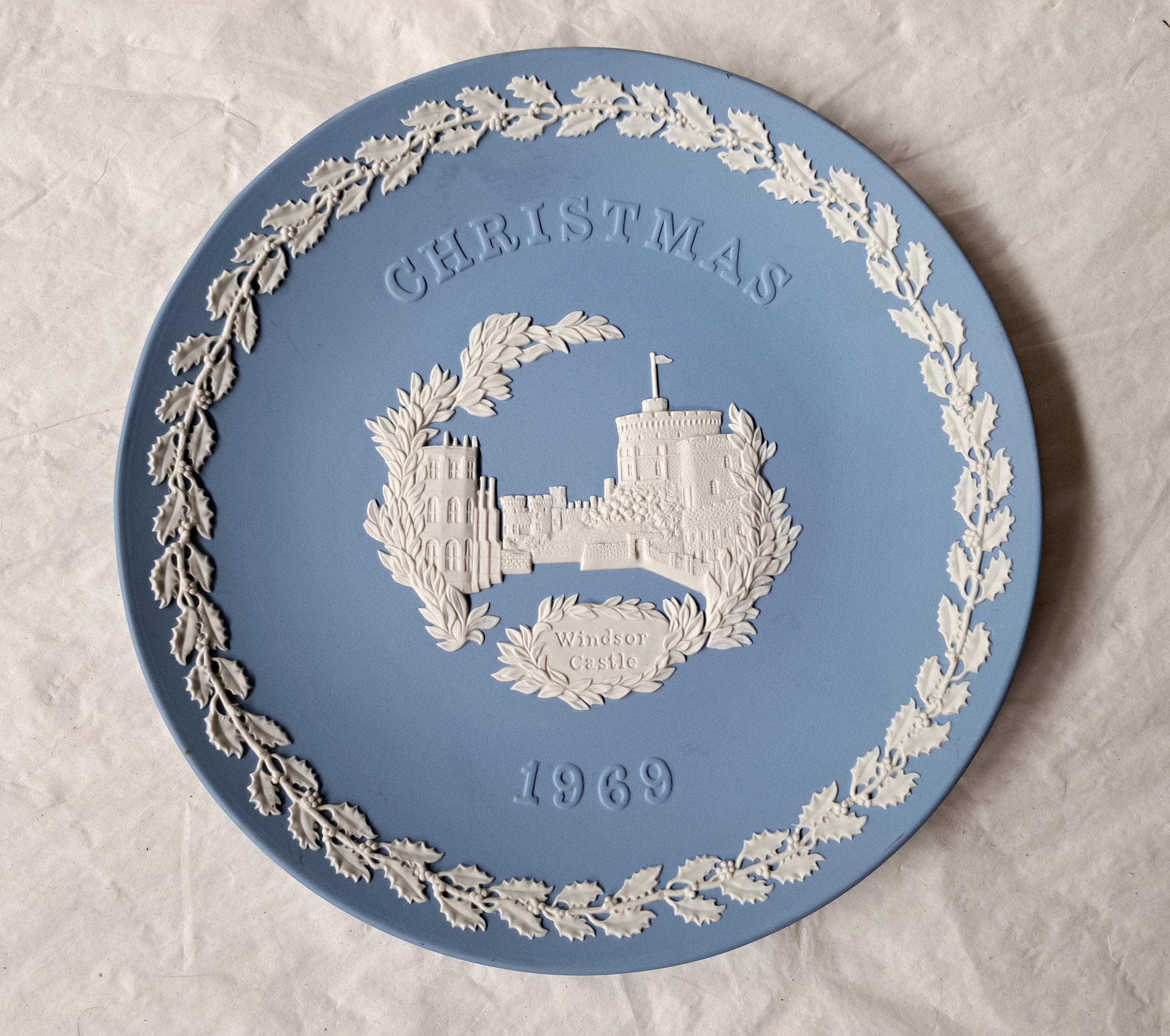 Wedgwood Blue Jasperware 8" WINDSOR CASTLE 1969 Christmas Plate