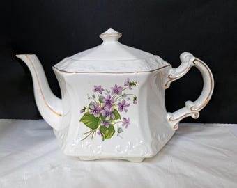 Wood & Sons Ellgreave England 4-cup Teapot with Lid, Purple Violets (c 1950s)