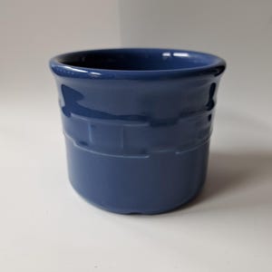 Longaberger Pottery Woven Traditions Cornflower Blue 3.5" 1-Pint Crock, Made in USA (c 1990s)