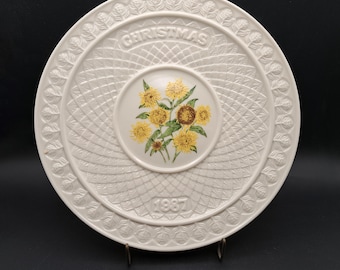 1987 Belleek 9" Christmas Plate, Irish Fleabane (4th Ed, 3rd Series, Limited Edition)