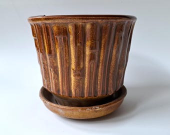 Maceta de cerámica McCoy Pottery de bambú marrón de 4,25" x 4,5" con platillo adjunto n.° 0372 (aprox. década de 1970)