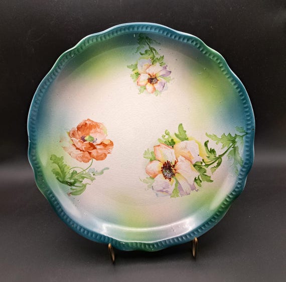 Steingut-Fabrik und Kunsttöpferei F.A. Mehlem Porcelain Plate, Poppies and Beaded Green Rim (c. 1880-1920 Germany)