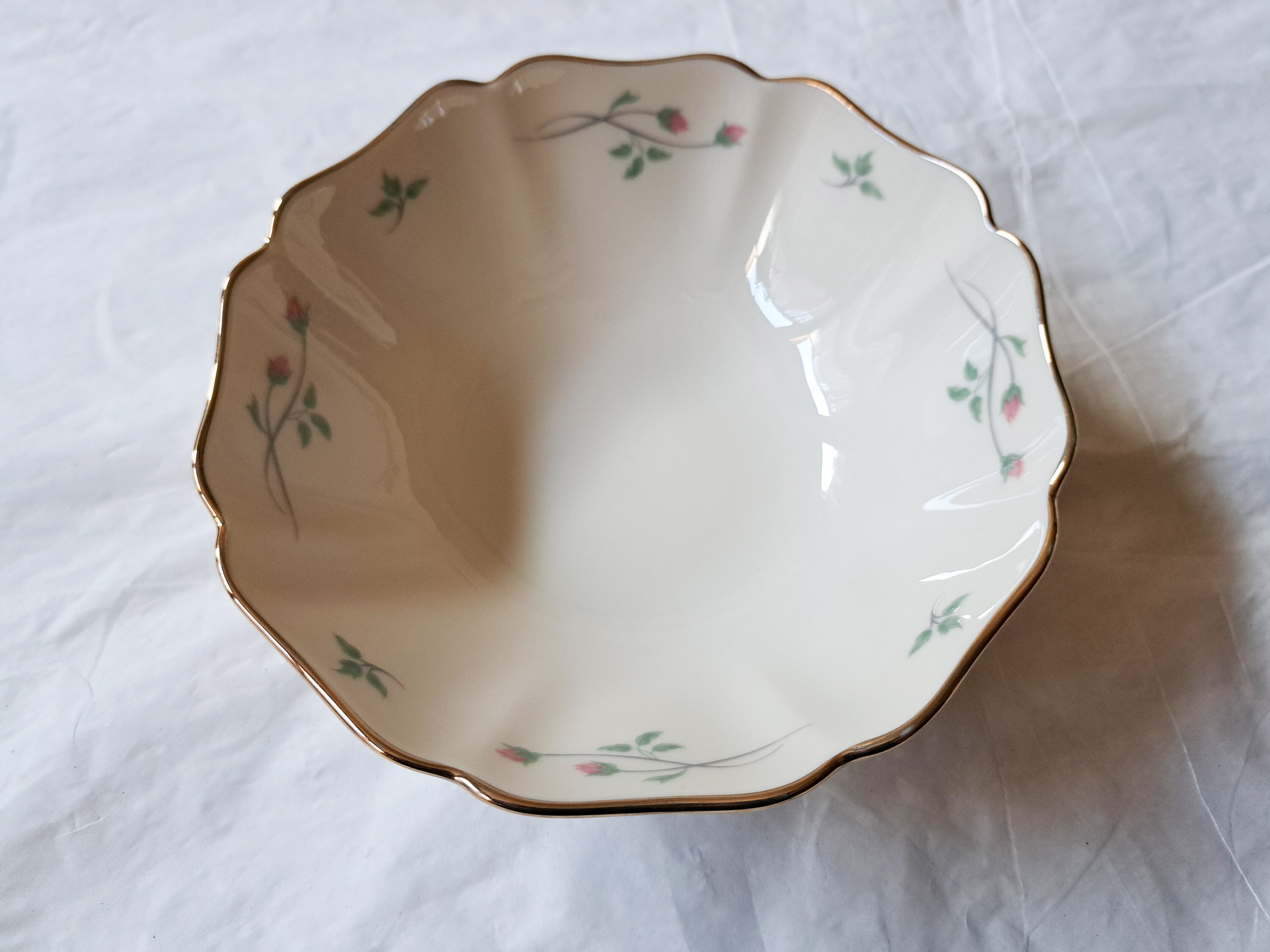 Lenox USA 5-5/8" Round Fluted Bowl, ROSE MANOR, Pink Rosebuds, Gold Trim (c. 1985-99)