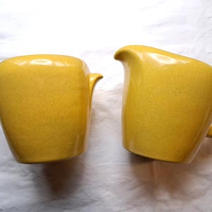 Frankoma Pottery PLAINSMAN Azucarero y cremera amarillo girasol (5DA 5DB, 1958-60)