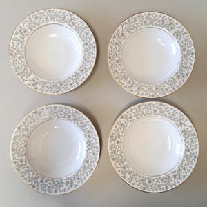 Noritake Nippon Toki Kaisha Set mit 4 Rand Suppenschüsseln, DOVER, Blaue Blumen, Goldzier (1950er Jahre)