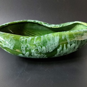 Stor 25 cm USA Pottery #31 Planter, Green Drip, Njurformad (ca 1960-talet)