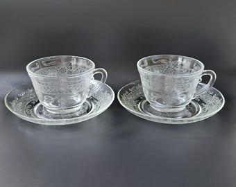 Juego de 2 tazas y platillos MacBeth-Evans con BANDA DE ROSAS PUNTEADAS, vidrio de la Depresión de la década de 1930