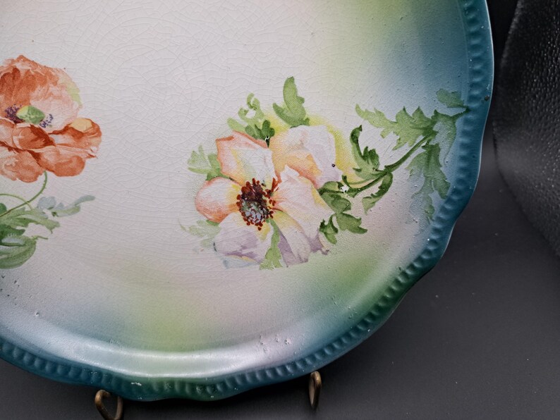 Steingut-Fabrik und Kunsttöpferei F.A. Mehlem Porcelain Plate, Poppies and Beaded Green Rim (c. 1880-1920 Germany) image 3