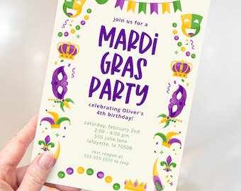 Può includere: Un invito a una festa di Mardi Gras con uno schema di colori viola e verde. L'invito presenta una corona, un cappello da giullare e delle maschere. Il testo recita "Unisciti a noi per una festa di Mardi Gras per celebrare il 4° compleanno di Oliver! Sabato 2 febbraio 14:00 - 16:00 555 Julie Lane Lafayette, LA 70508 Invia un messaggio a Reagan al 555.555.5555 per confermare la tua presenza"