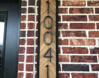Vertical Address Sign: Black Metal Numbers on Chevron Wood