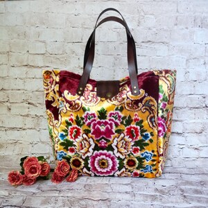 Sac à bandoulière en tapis rose manouche, grand sac fourre-tout en tapis à motif floral, grand sac en tapis en velours, sac de week-end, sac en tapis de voyage chic
