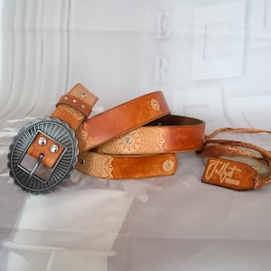 Women&#39;s leather western belt, Brown mandala belt, Leather belt with indian flower buckle, Cowboy, Hand dyed and embossed leather belt