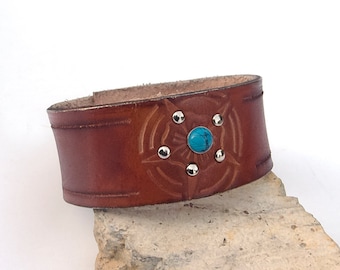 Brown Leather Cuff  bracelet for Women, Dyed and stamped Wristbands Cuff Jewelry, Women's Wristband, Cowhide