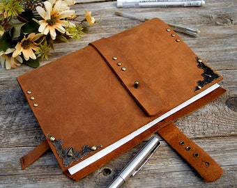 Leather traveler's journal, Refillable leather notebook,  Warm brown color midori