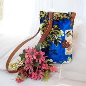 Small crossbody carpet bag, Carpet phone bag, Carpet party bag, Crossbody velvet carpet bag, Everyday hippie carpet bag