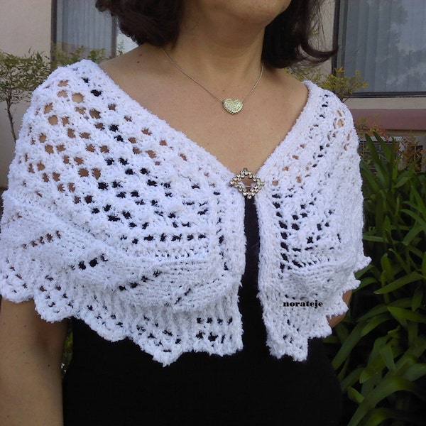 Lady capelet knitting pattern