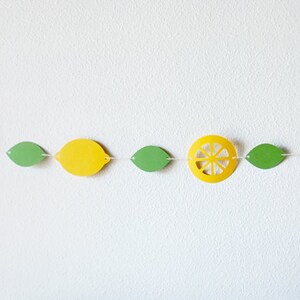 Fresh Lemons Paper Garland 5 ft. image 2