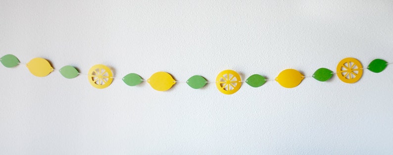 Fresh Lemons Paper Garland 5 ft. image 2