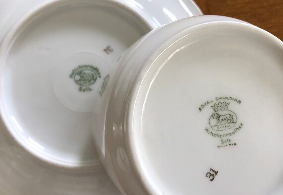 Vintage Hutschenreuther Pattern HUT6 - Two Teacups and Two Saucers Vintage Hutschenreuther Pattern HUT6 - Two Teacups and Two Saucers