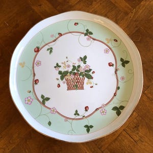 Vintage Wedgwood "Wild Strawberry" - Round Pizza or Torte Plate, Second