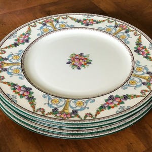 Antique Wedgwood “Ventnor” -  Set of Four Dinner Plates