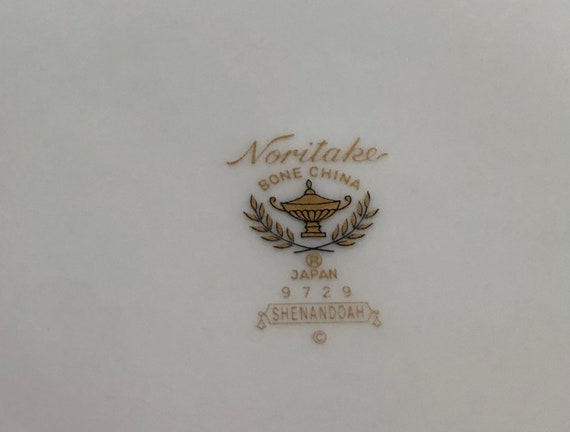 ノリタケ 9729 シェナンドー ヴィンテージ クリーム＆フローラル ノリタケ 9729 シェナンドー ヴィンテージ クリーム＆フローラル