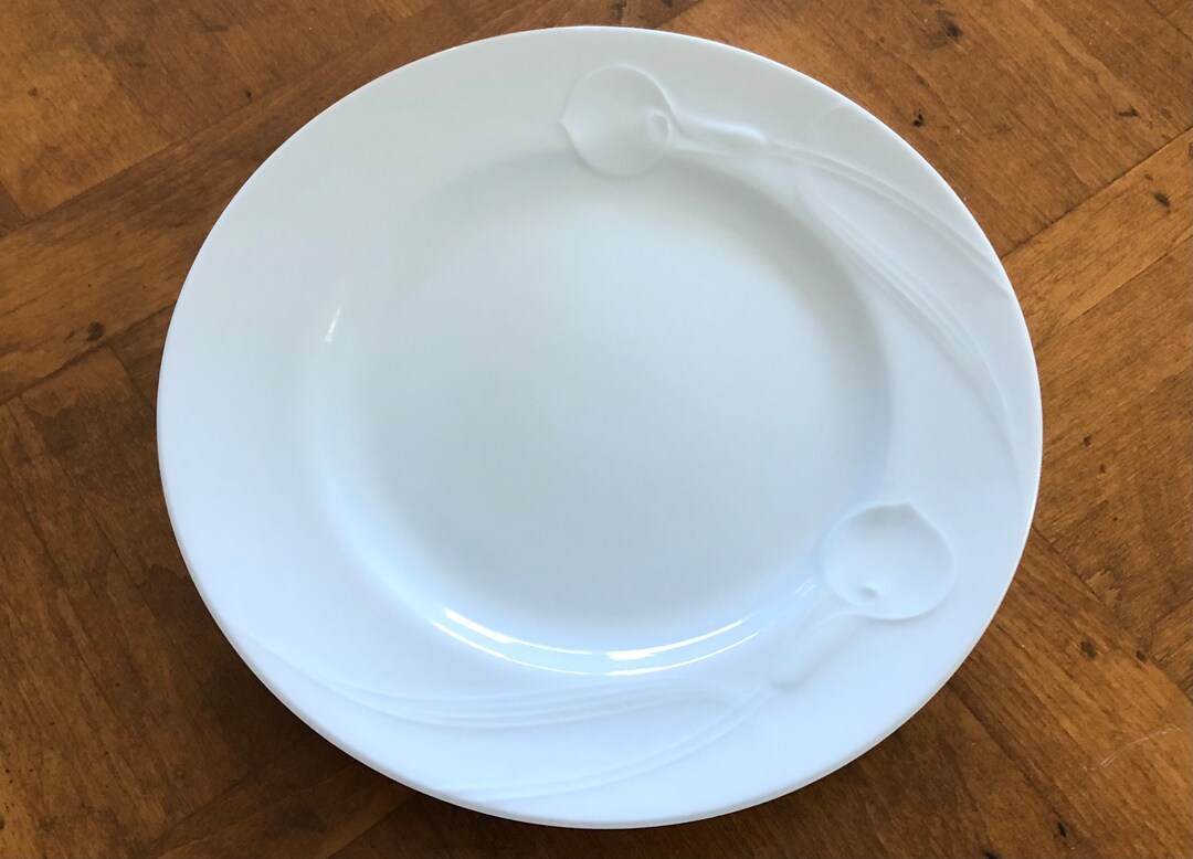Mikasa classic Flair Pattern K1991 Set of Three Salad Plates, Allwhite