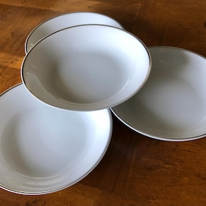 Vintage Hutschenreuther  - Set of Four Soup Bowls, Bavarian China