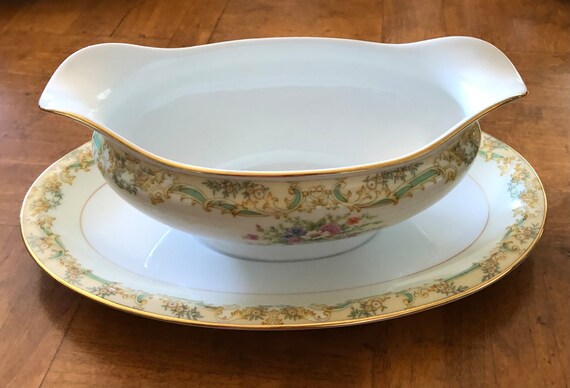 Gravy Boat Attached saucer Noritake (TRE) Gravy Boat Attached saucer Noritake (TRE)