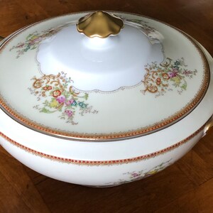 Vintage Meito China (Japan) V2066 - Round Covered Serving Bowl, Hand-Painted Vintage China
