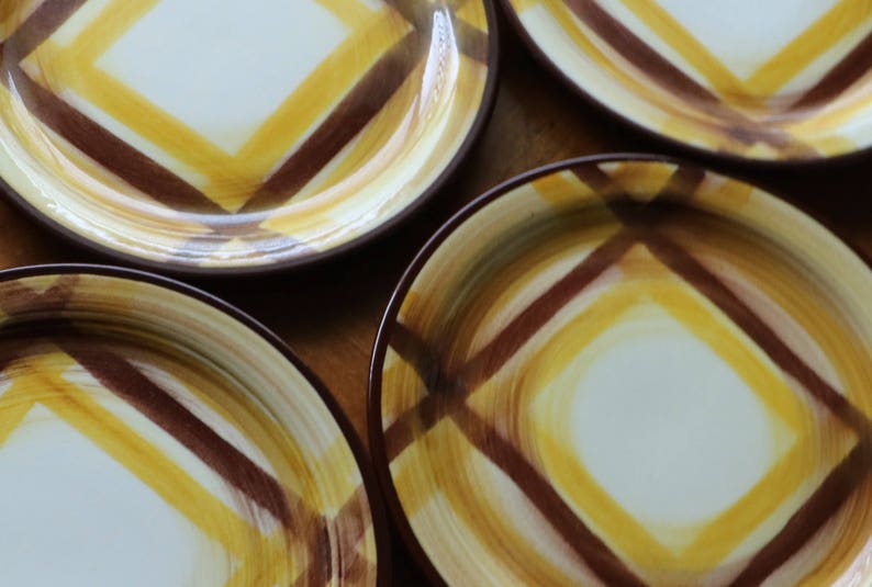 Set of Four Bread or Small Dessert Plates Vernonware Organdie Hand-Painted California Brown and Yellow Plaid Pattern Pottery
