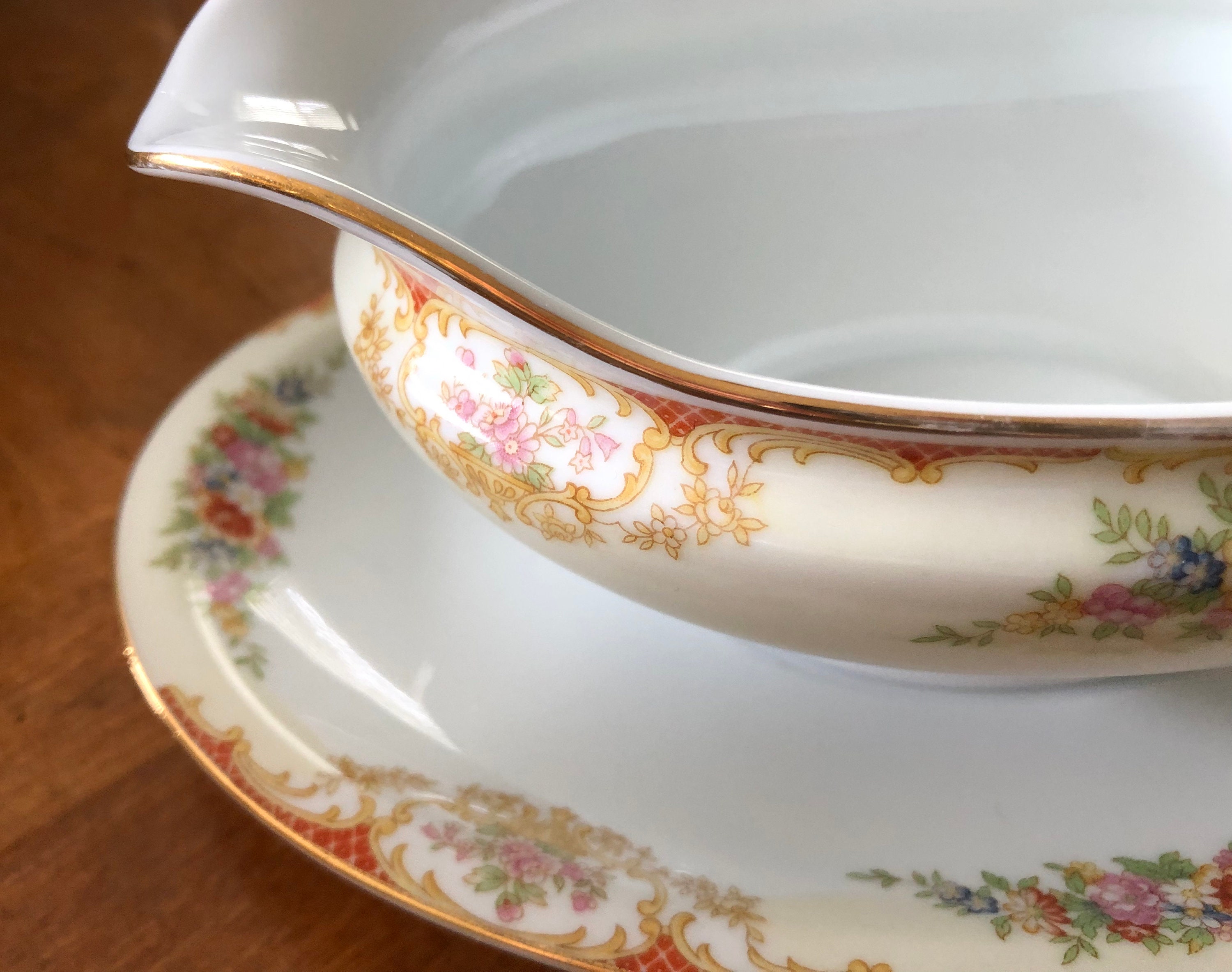 Noritake Lynbrook Gravy Sauce Boat with attached base plate 4724