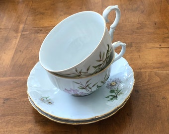 Bohemia Ceramic BOH25 Daisy Pattern - Two Teacups and Two Saucers