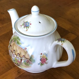 Vintage Arthur Wood and Son (Pattern 6292) - Small English Teapot