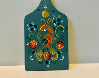 Vintage Norwegian rosemaling bread board - Handmade Rosemaling Rose Painted Traditional Norway Art work Cottage core Wall decor for kitchen