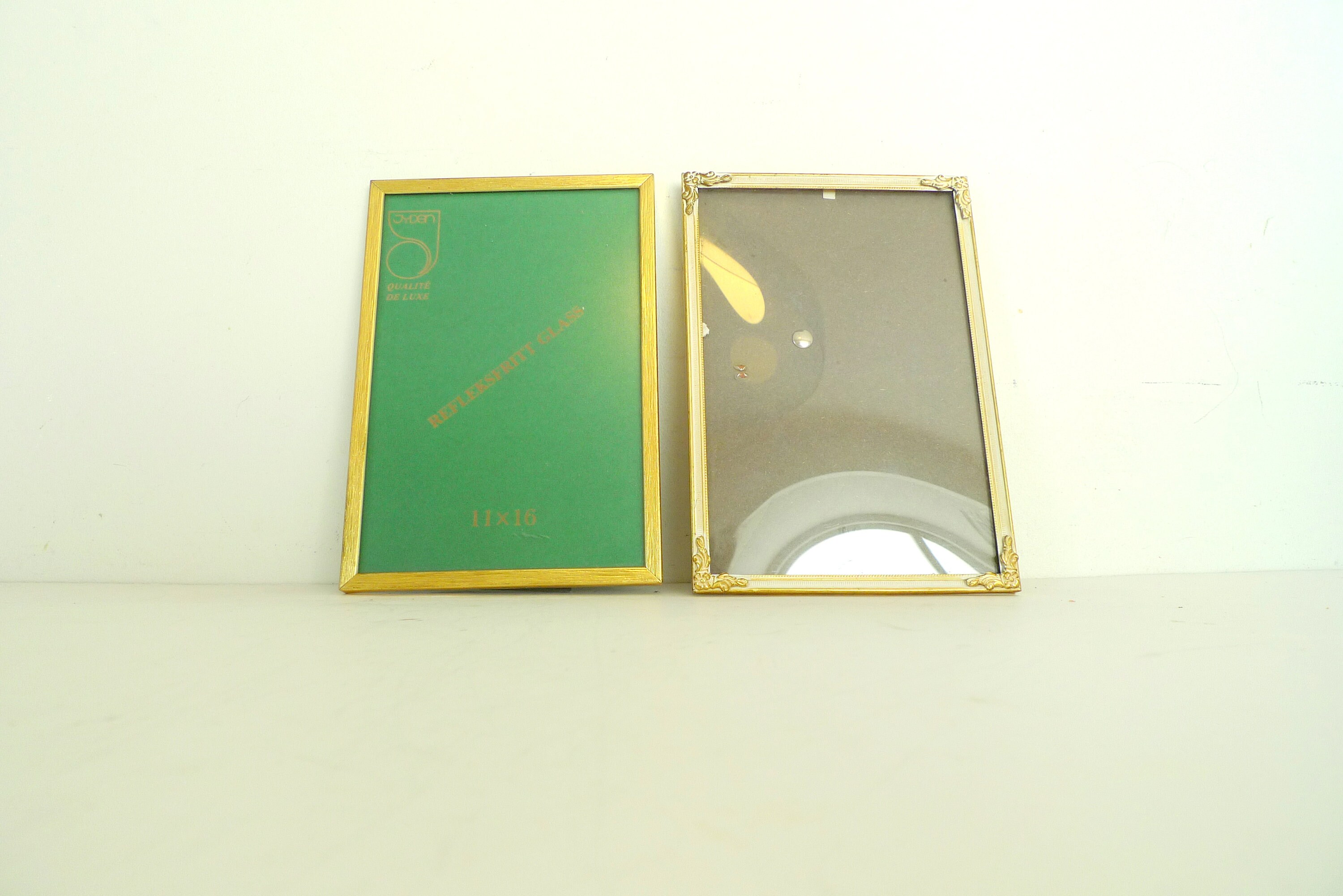 ヴィンテージメタルフォトフレーム：ゴールドとシルバーの